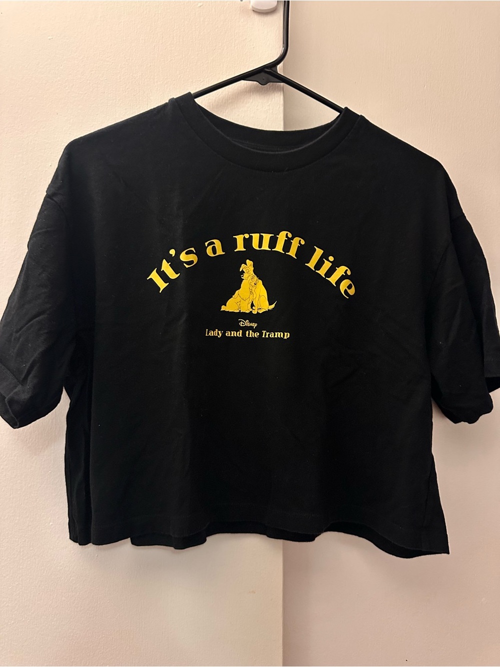 Disney Uniqlo Cropped Top with Yellow 'It's a Ruff Life' Art cute Dogs
Y2K